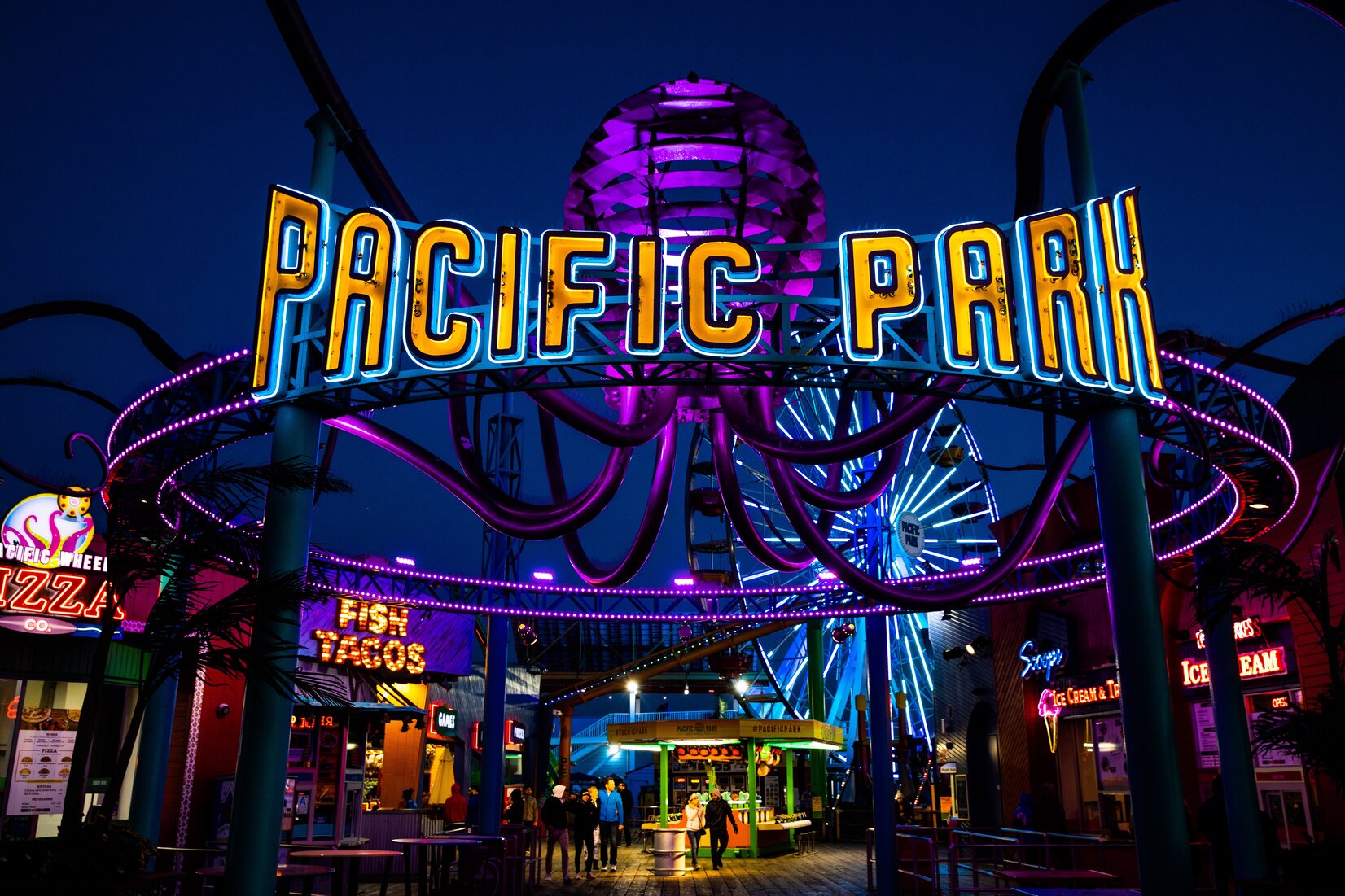 Photo de l'entrée de l'attraction Pacific Park au Santa Monica Pier