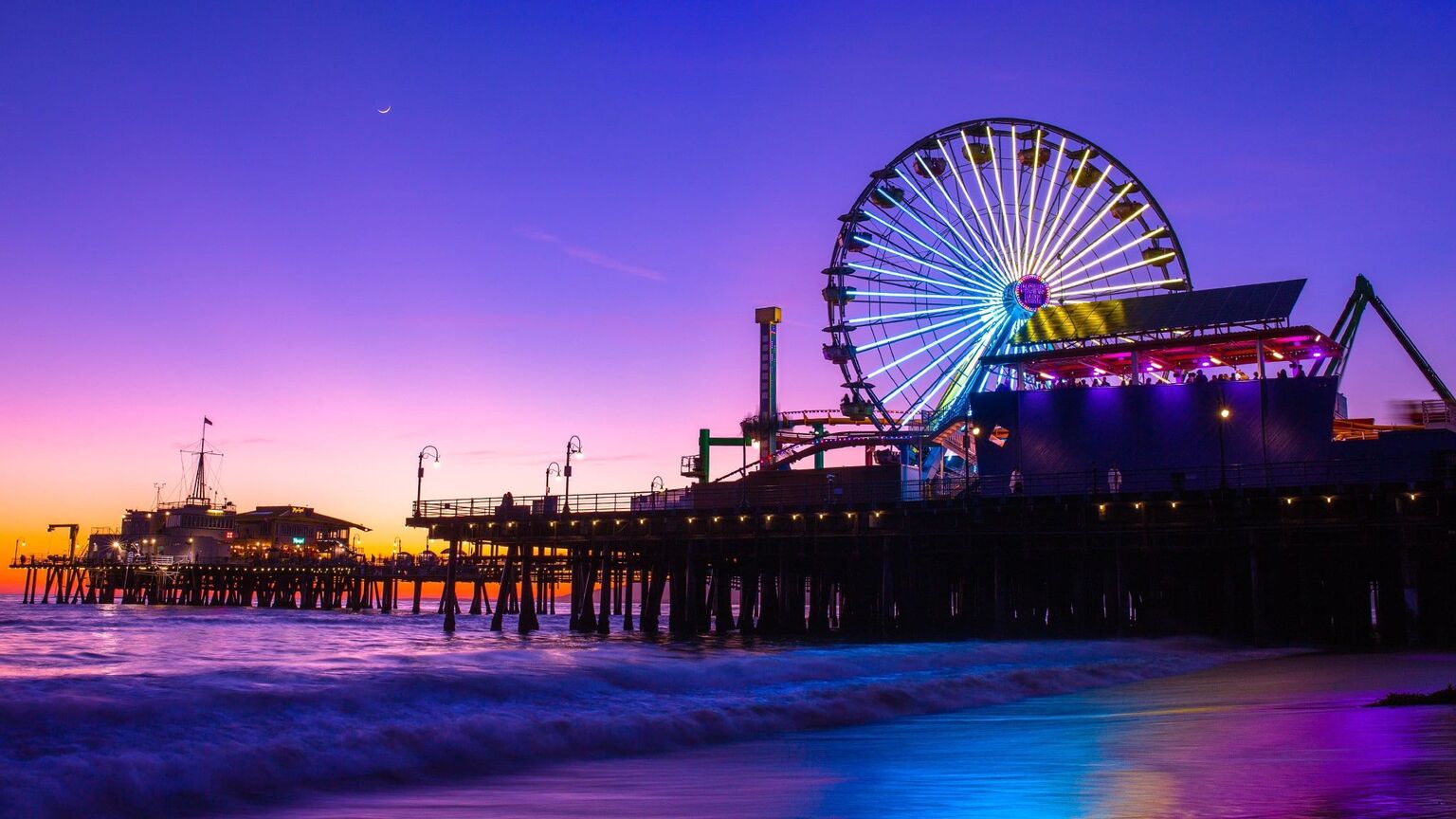 Photo de la grande roue du Santa Monica Pier lors de la nuit